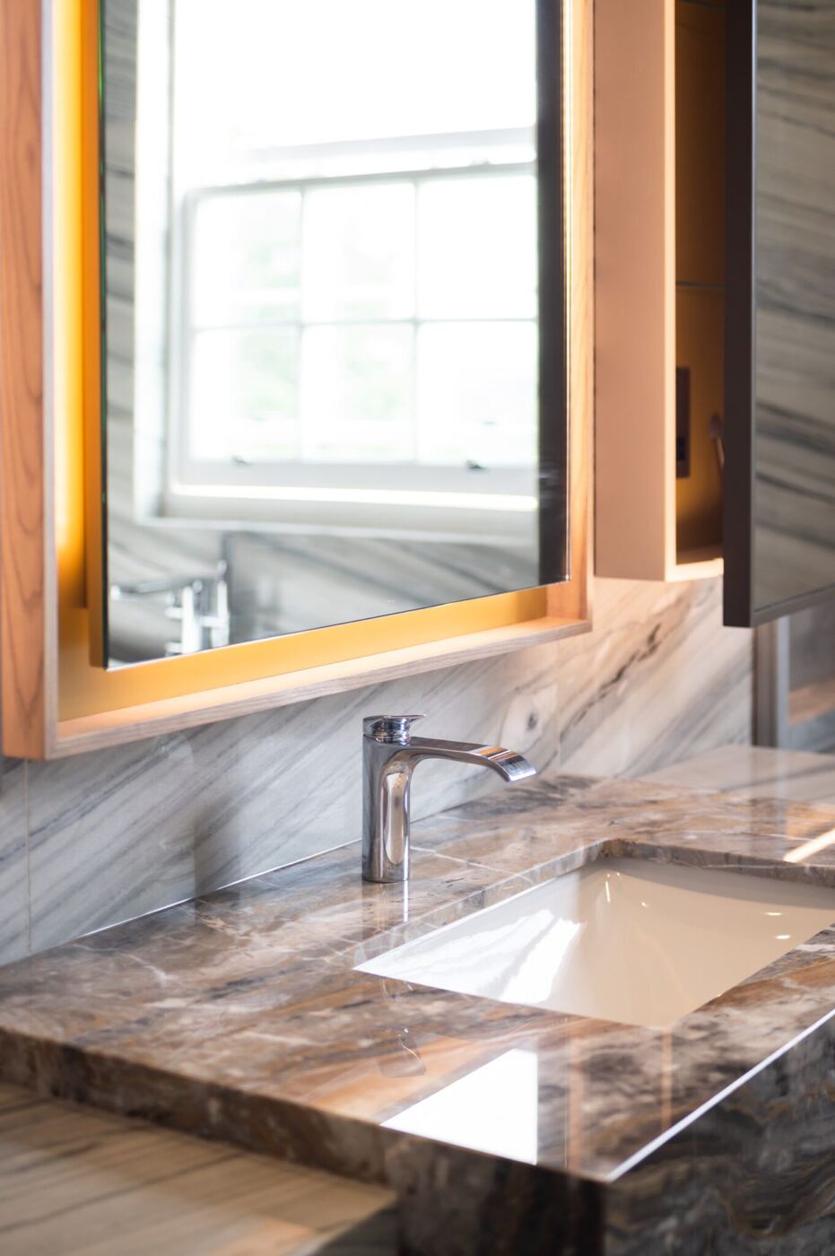'His' bathroom vanity cabinet top...